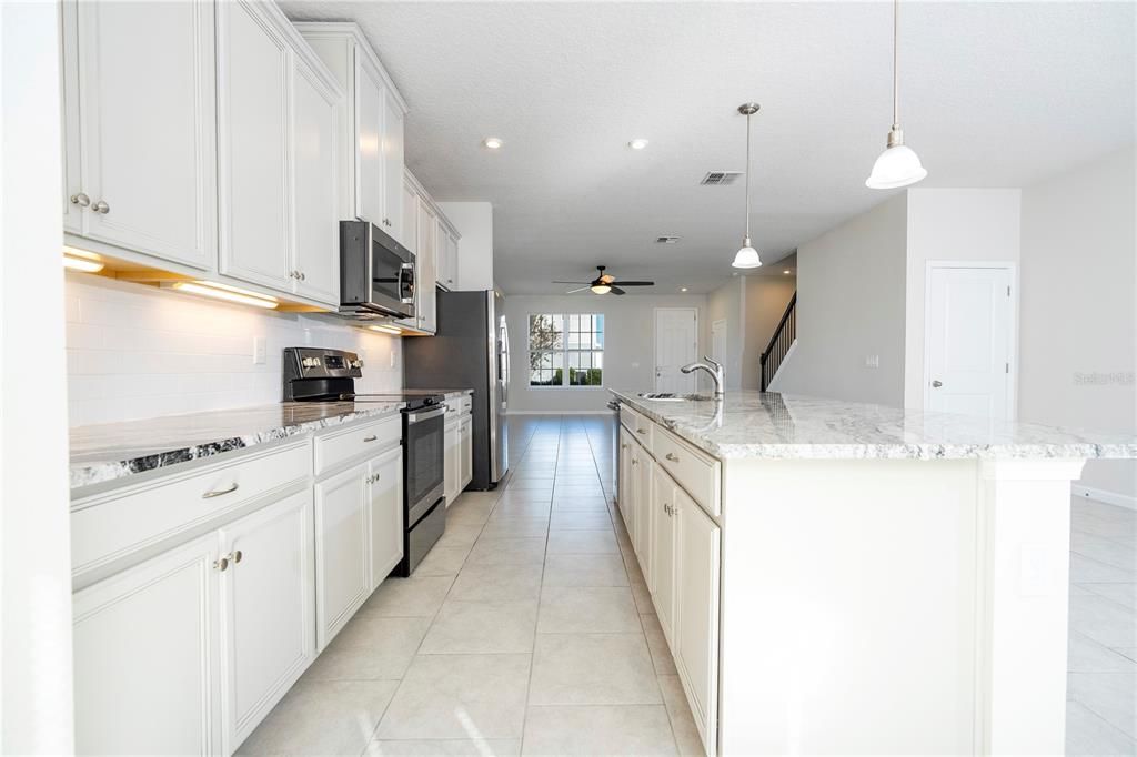 待售: $440,000 (3 贝兹, 2 浴室, 1714 平方英尺)