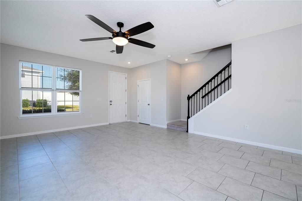 待售: $440,000 (3 贝兹, 2 浴室, 1714 平方英尺)