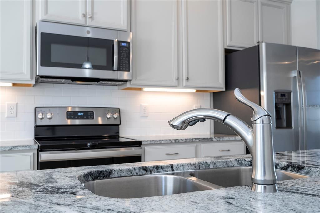 待售: $440,000 (3 贝兹, 2 浴室, 1714 平方英尺)