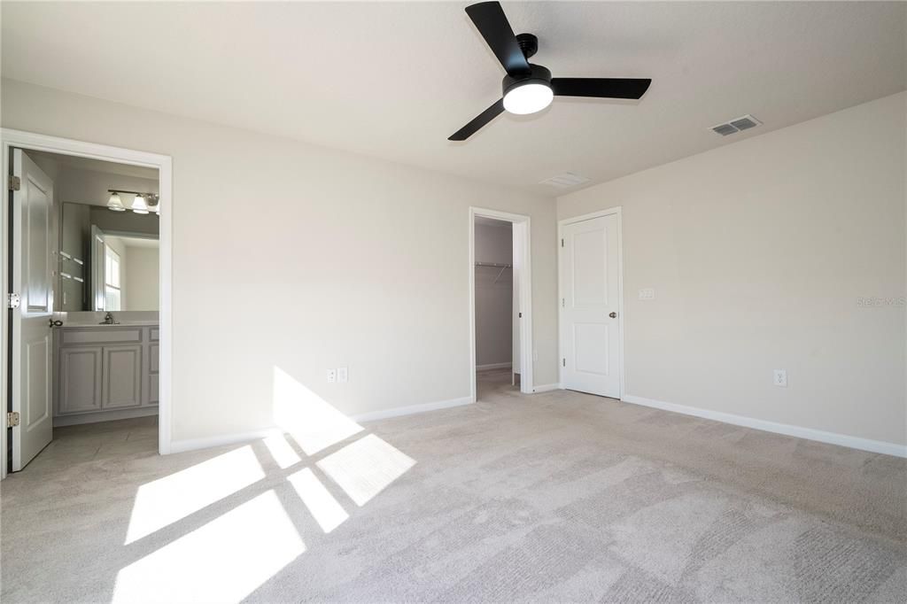 待售: $440,000 (3 贝兹, 2 浴室, 1714 平方英尺)