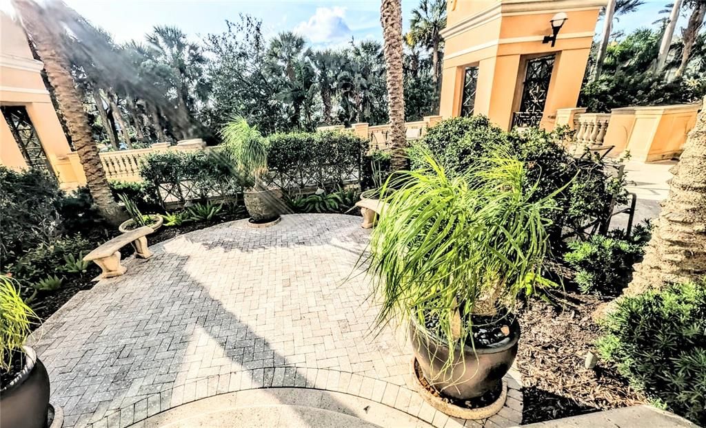 For Rent: $2,900 (2 beds, 2 baths, 1180 Square Feet)