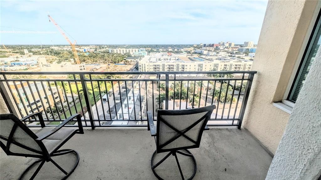 For Rent: $2,900 (2 beds, 2 baths, 1180 Square Feet)