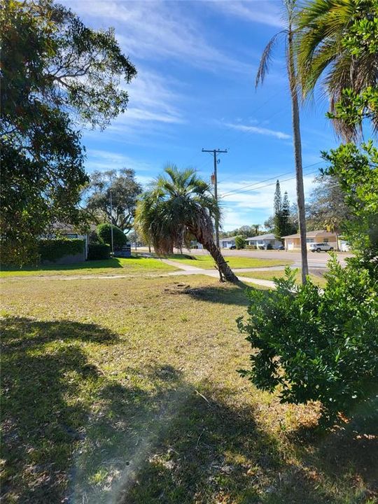 For Sale: $798,000 (0.40 acres)