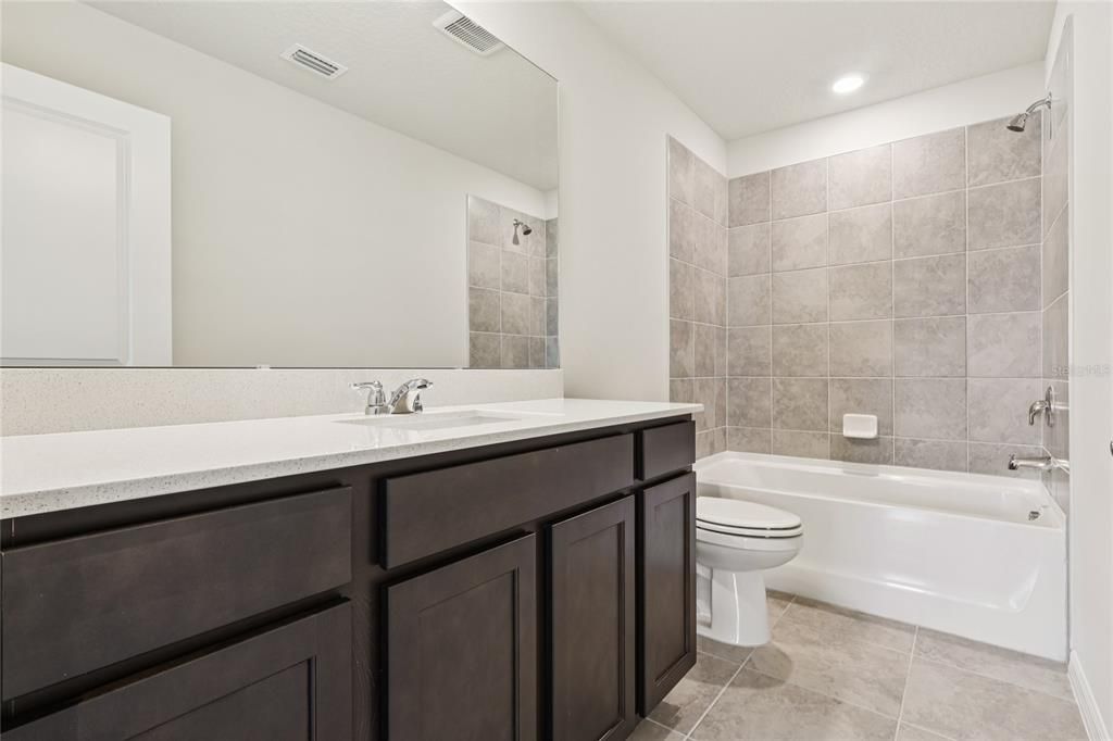 出租: $2,290 (4 贝兹, 3 浴室, 2341 平方英尺)