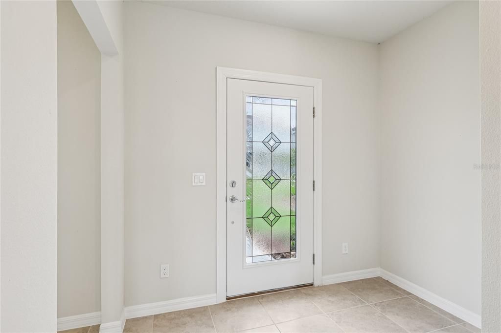 出租: $2,290 (4 贝兹, 3 浴室, 2341 平方英尺)