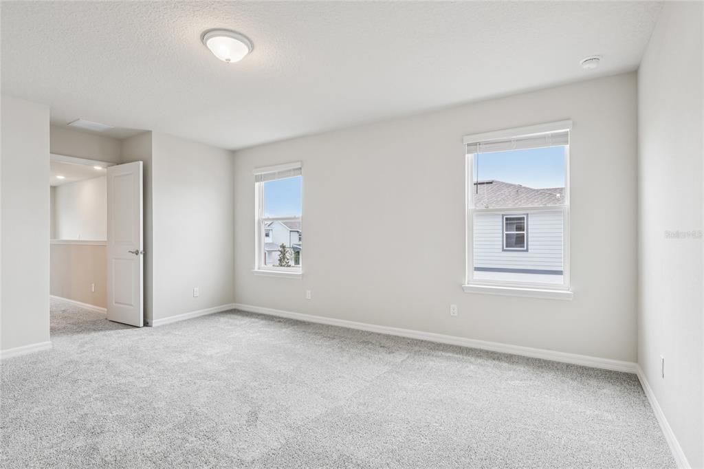 出租: $2,290 (4 贝兹, 3 浴室, 2341 平方英尺)