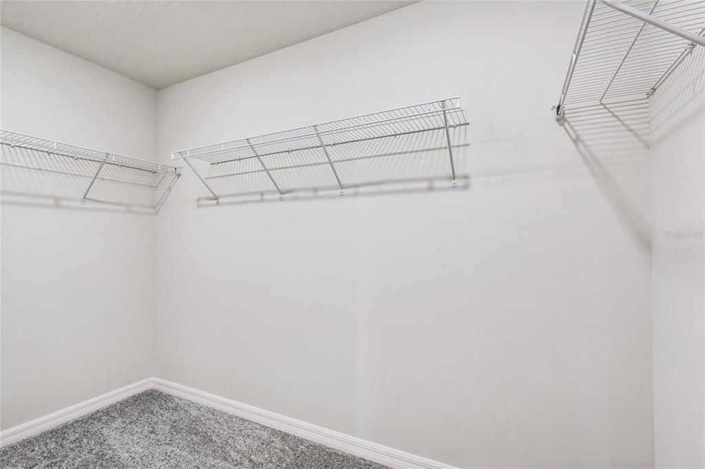 出租: $2,290 (4 贝兹, 3 浴室, 2341 平方英尺)