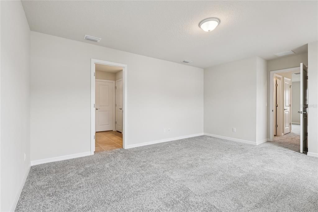 出租: $2,290 (4 贝兹, 3 浴室, 2341 平方英尺)