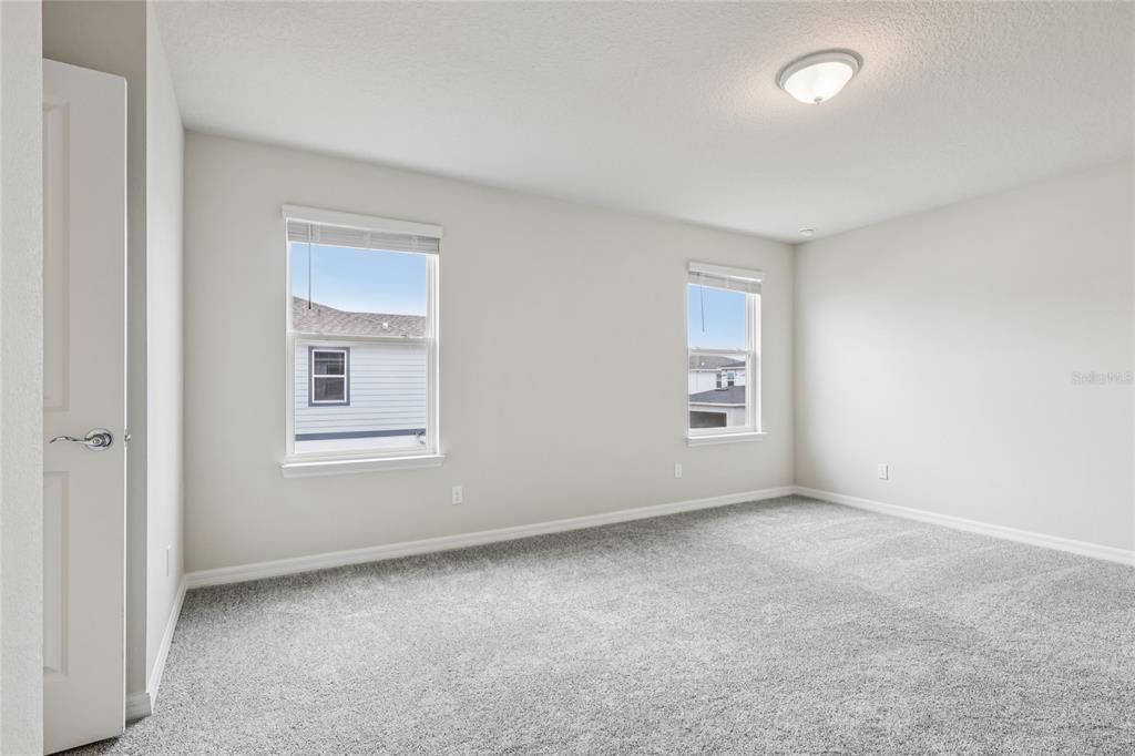 出租: $2,290 (4 贝兹, 3 浴室, 2341 平方英尺)