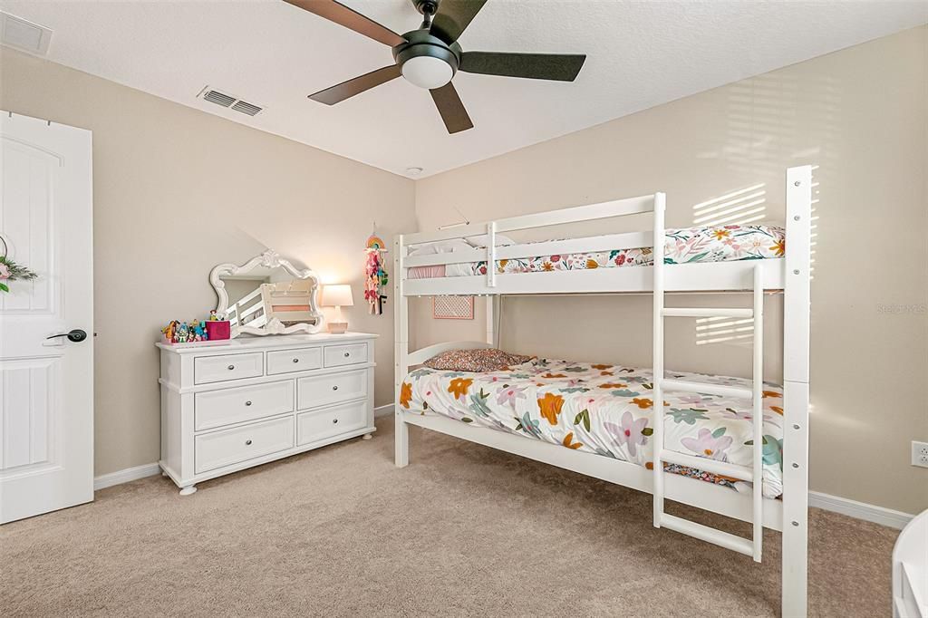 待售: $495,000 (5 贝兹, 3 浴室, 2420 平方英尺)