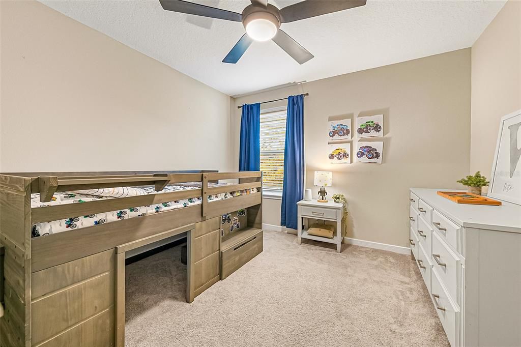 待售: $495,000 (5 贝兹, 3 浴室, 2420 平方英尺)