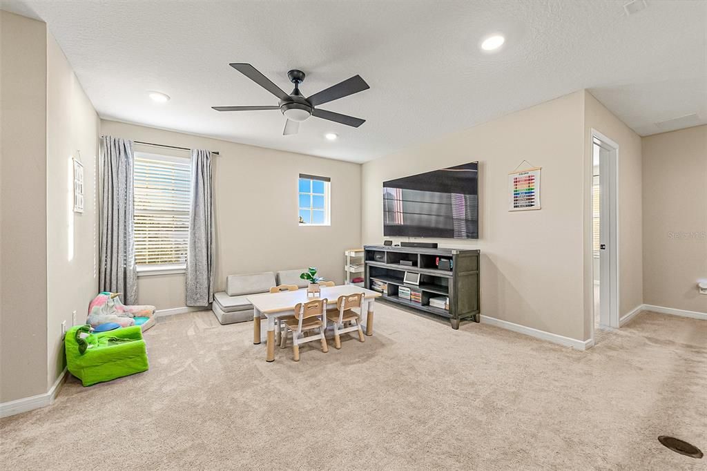 待售: $495,000 (5 贝兹, 3 浴室, 2420 平方英尺)