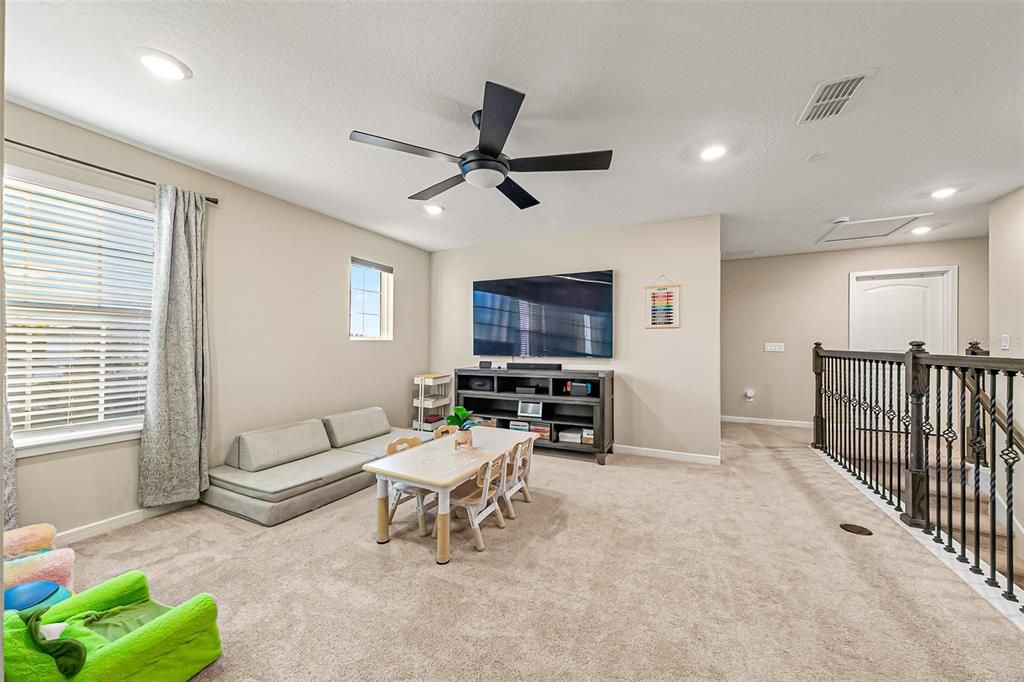 待售: $495,000 (5 贝兹, 3 浴室, 2420 平方英尺)