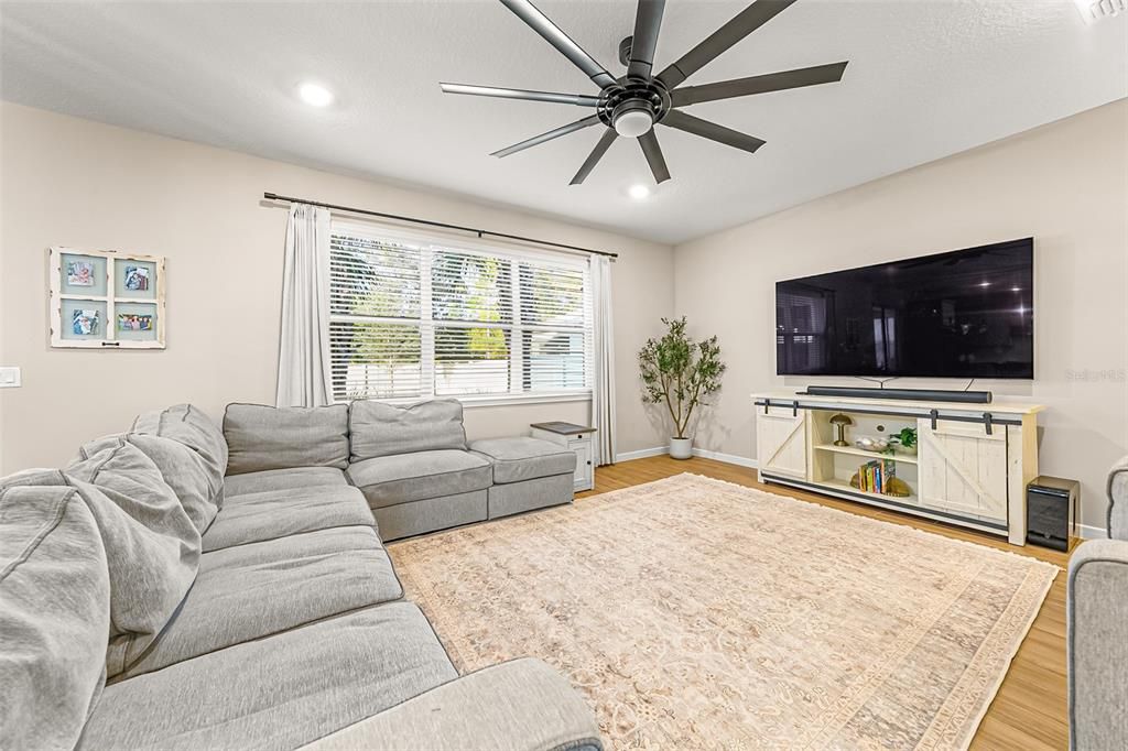 待售: $495,000 (5 贝兹, 3 浴室, 2420 平方英尺)