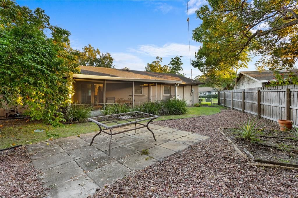 Active With Contract: $439,000 (3 beds, 2 baths, 1661 Square Feet)