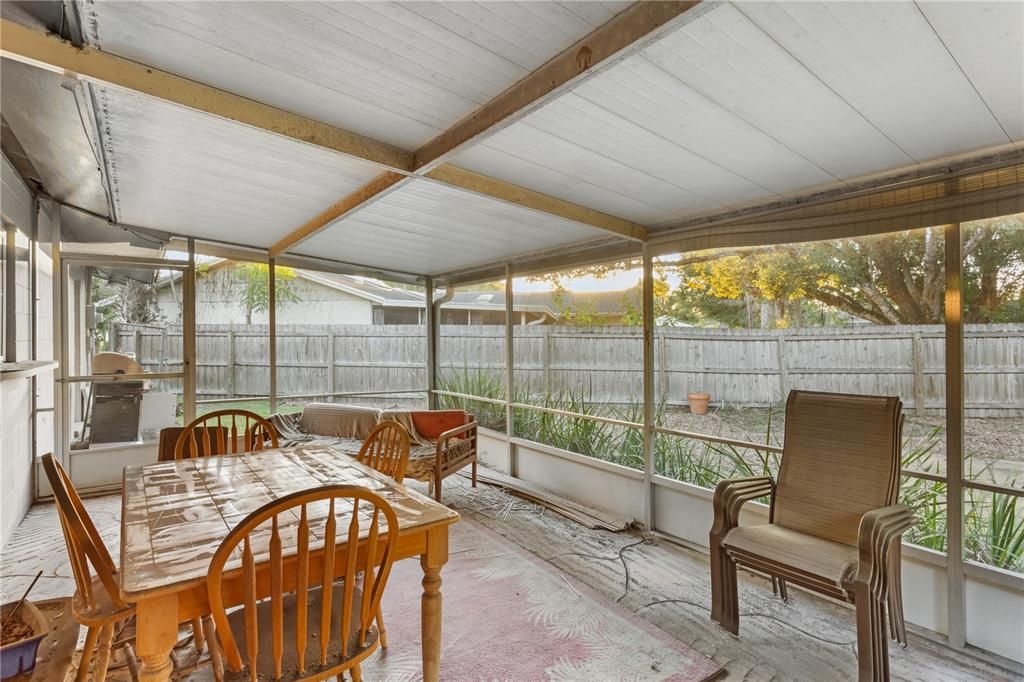 Active With Contract: $439,000 (3 beds, 2 baths, 1661 Square Feet)