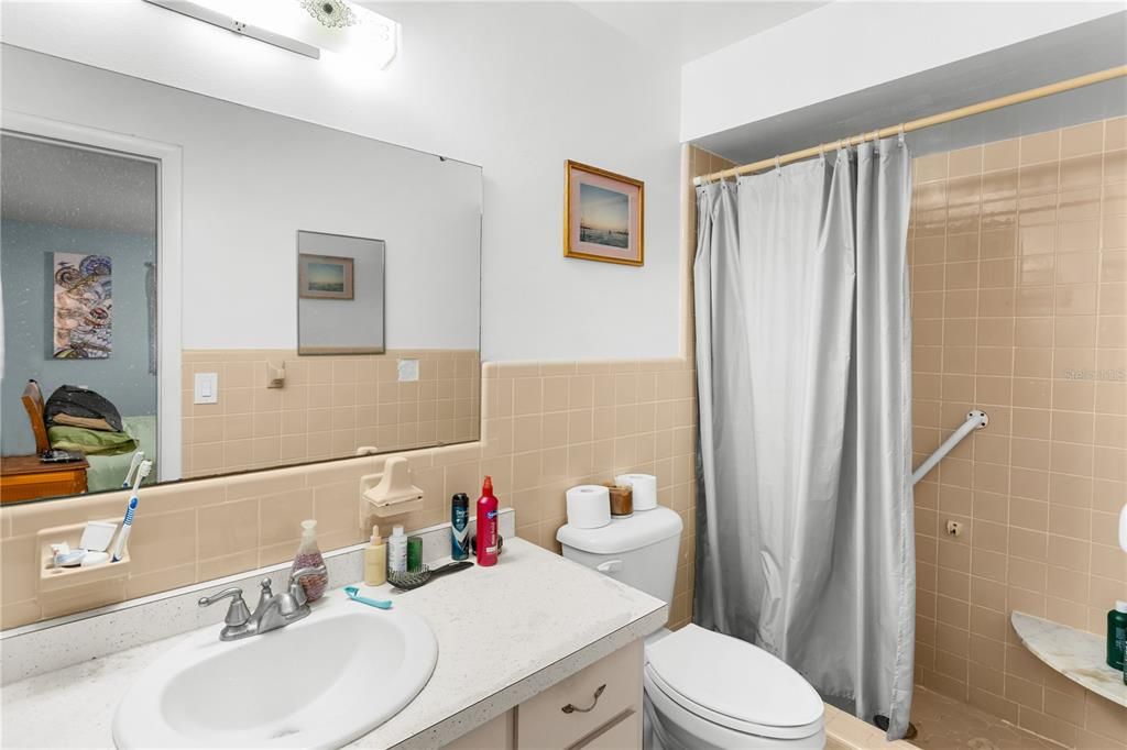 Active With Contract: $439,000 (3 beds, 2 baths, 1661 Square Feet)