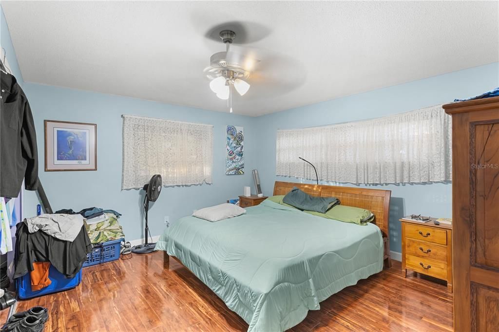 Active With Contract: $439,000 (3 beds, 2 baths, 1661 Square Feet)