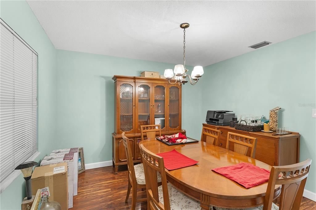 Active With Contract: $439,000 (3 beds, 2 baths, 1661 Square Feet)