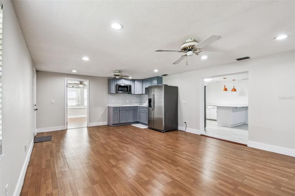 For Sale: $389,900 (0 beds, 0 baths, 1912 Square Feet)