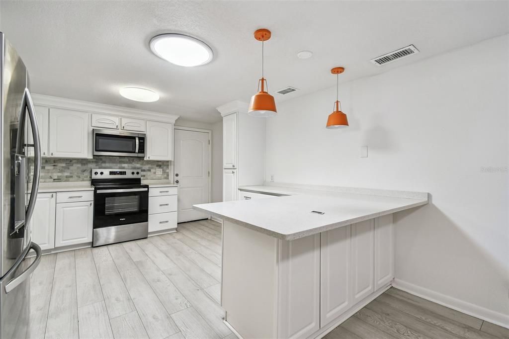 For Sale: $389,900 (0 beds, 0 baths, 1912 Square Feet)