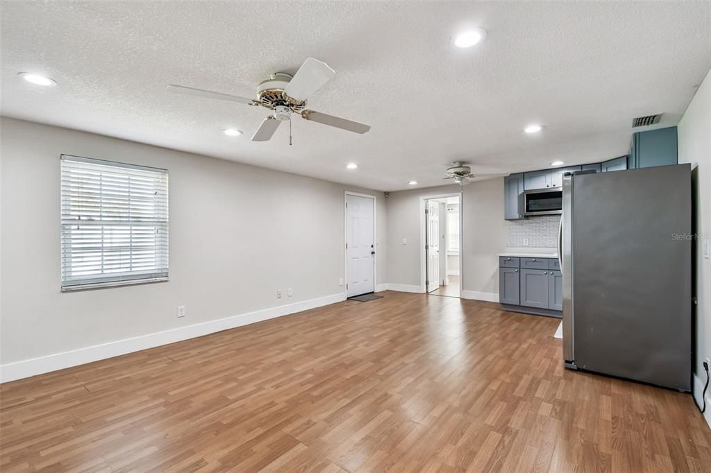 For Sale: $389,900 (0 beds, 0 baths, 1912 Square Feet)