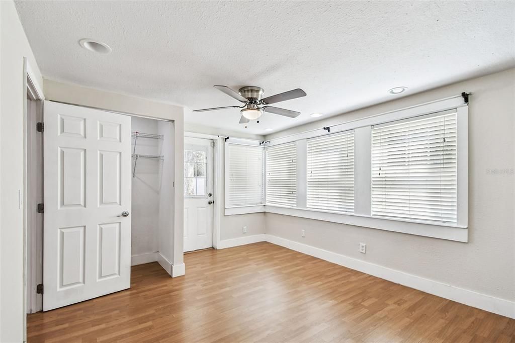 For Sale: $389,900 (0 beds, 0 baths, 1912 Square Feet)