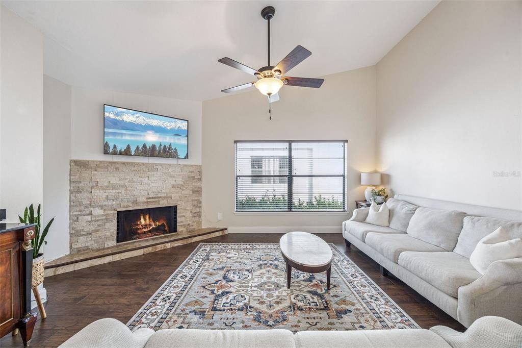 Activo con contrato: $339,000 (2 camas, 2 baños, 1160 Pies cuadrados)