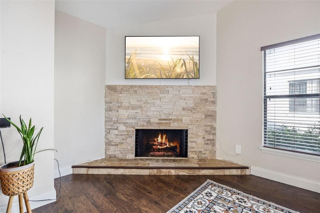 Activo con contrato: $339,000 (2 camas, 2 baños, 1160 Pies cuadrados)