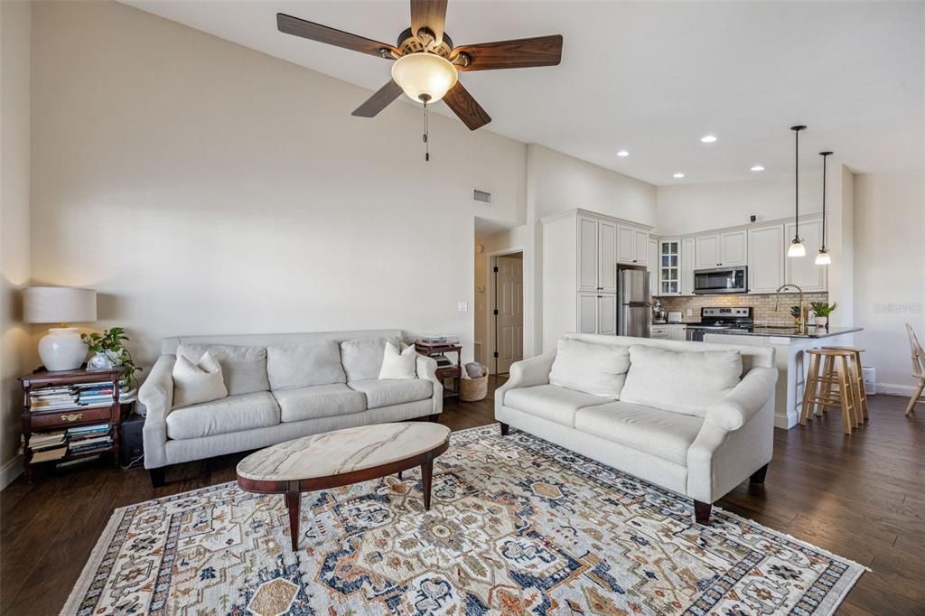 Activo con contrato: $339,000 (2 camas, 2 baños, 1160 Pies cuadrados)