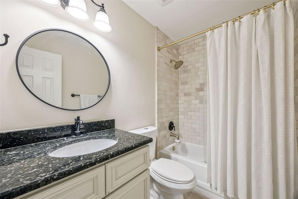 Activo con contrato: $339,000 (2 camas, 2 baños, 1160 Pies cuadrados)