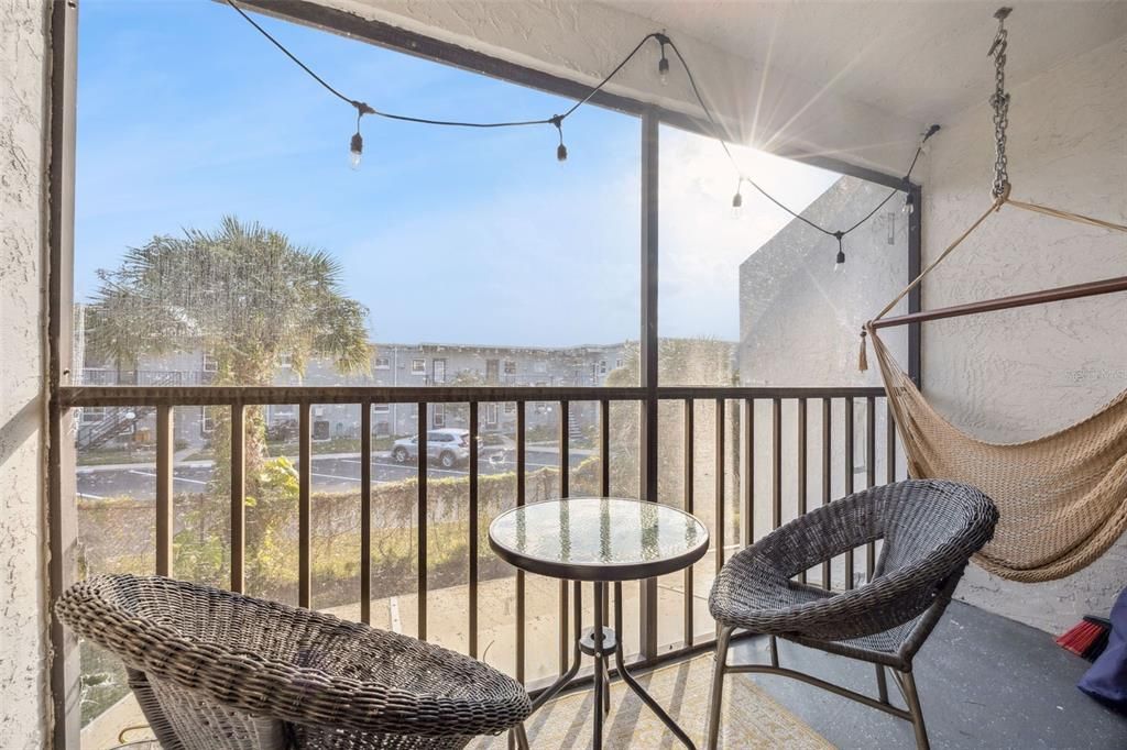 Activo con contrato: $339,000 (2 camas, 2 baños, 1160 Pies cuadrados)