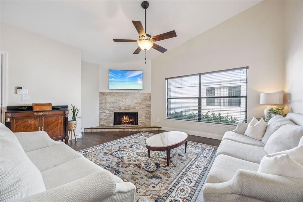 Activo con contrato: $339,000 (2 camas, 2 baños, 1160 Pies cuadrados)