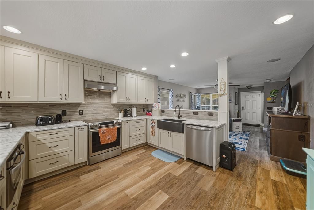 待售: $290,000 (3 贝兹, 2 浴室, 1640 平方英尺)