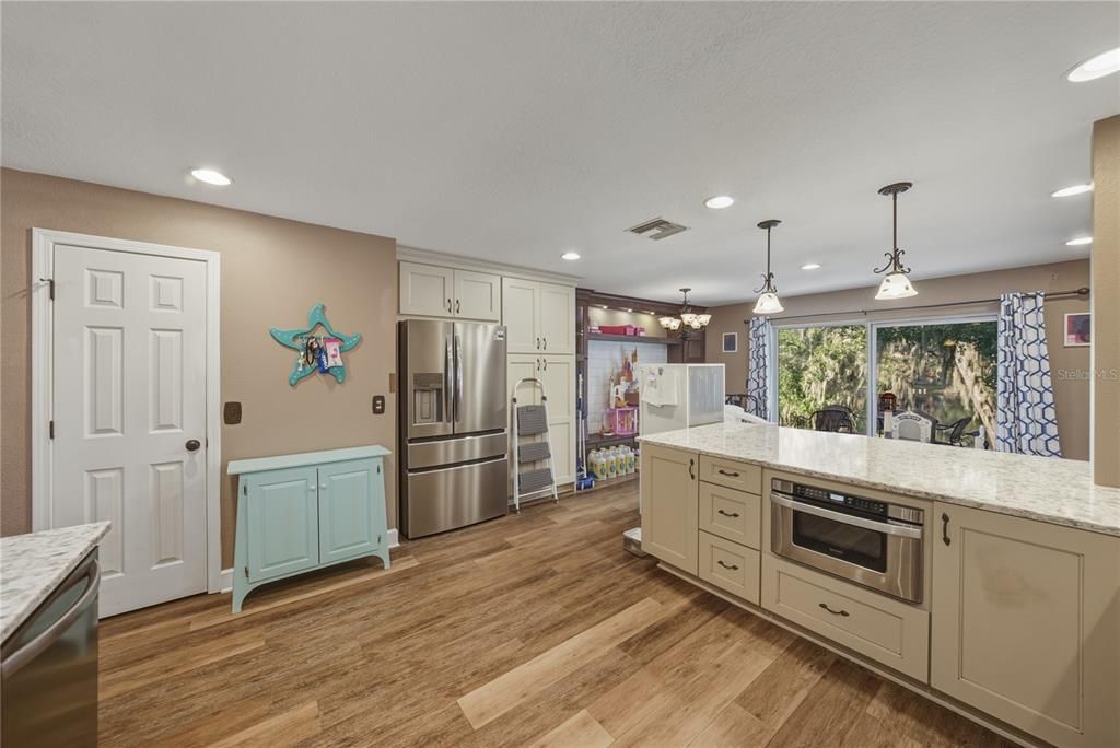 待售: $290,000 (3 贝兹, 2 浴室, 1640 平方英尺)