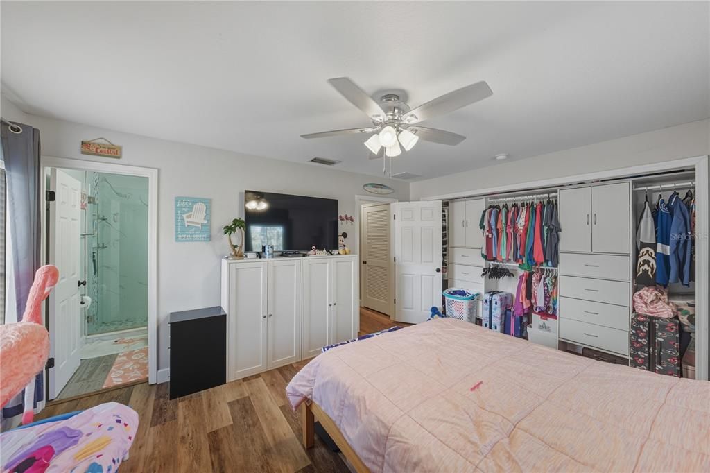 待售: $290,000 (3 贝兹, 2 浴室, 1640 平方英尺)