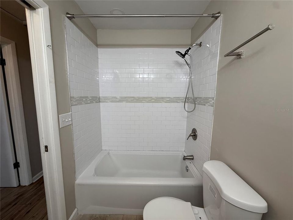 待售: $515,000 (4 贝兹, 3 浴室, 2400 平方英尺)