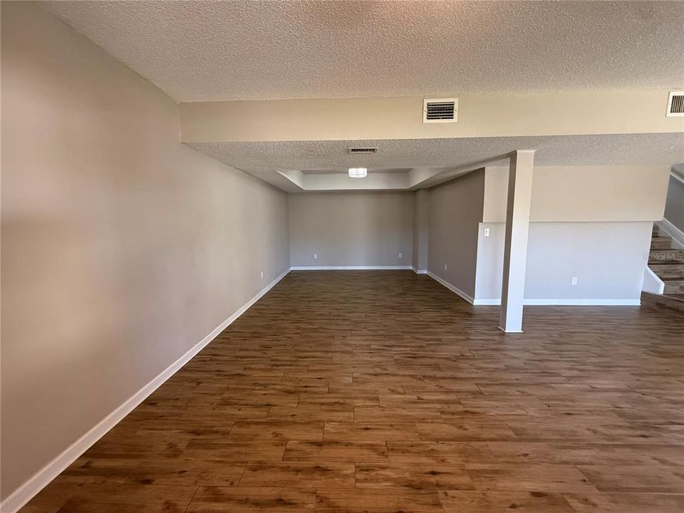 待售: $515,000 (4 贝兹, 3 浴室, 2400 平方英尺)