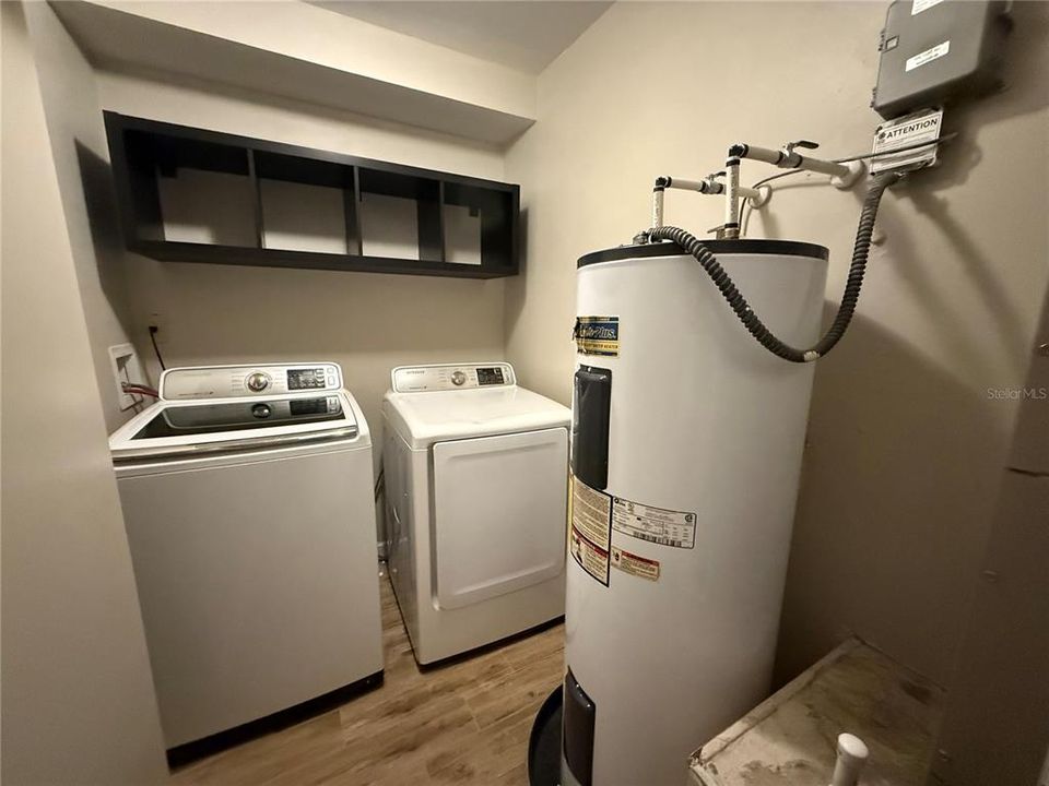 待售: $515,000 (4 贝兹, 3 浴室, 2400 平方英尺)