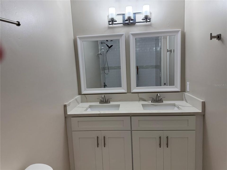 待售: $515,000 (4 贝兹, 3 浴室, 2400 平方英尺)