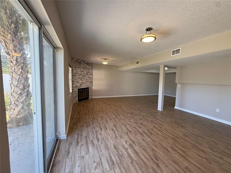 待售: $515,000 (4 贝兹, 3 浴室, 2400 平方英尺)