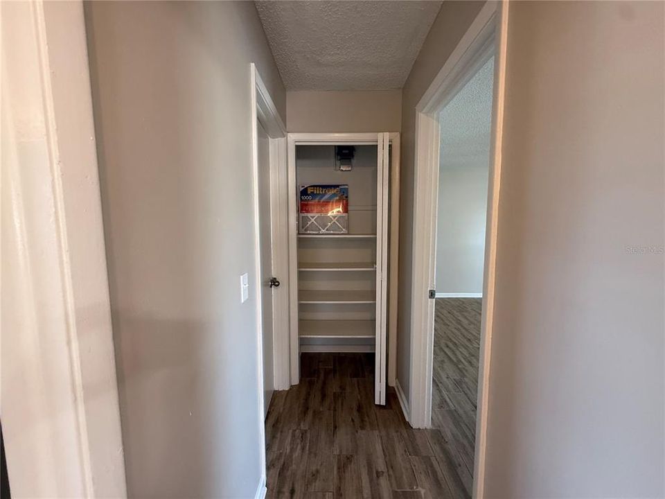 待售: $515,000 (4 贝兹, 3 浴室, 2400 平方英尺)