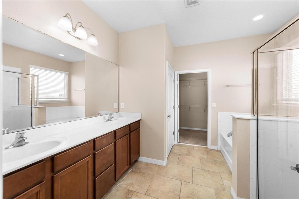 В аренду: $2,650 (4 спален, 3 ванн, 2097 Квадратных фут)