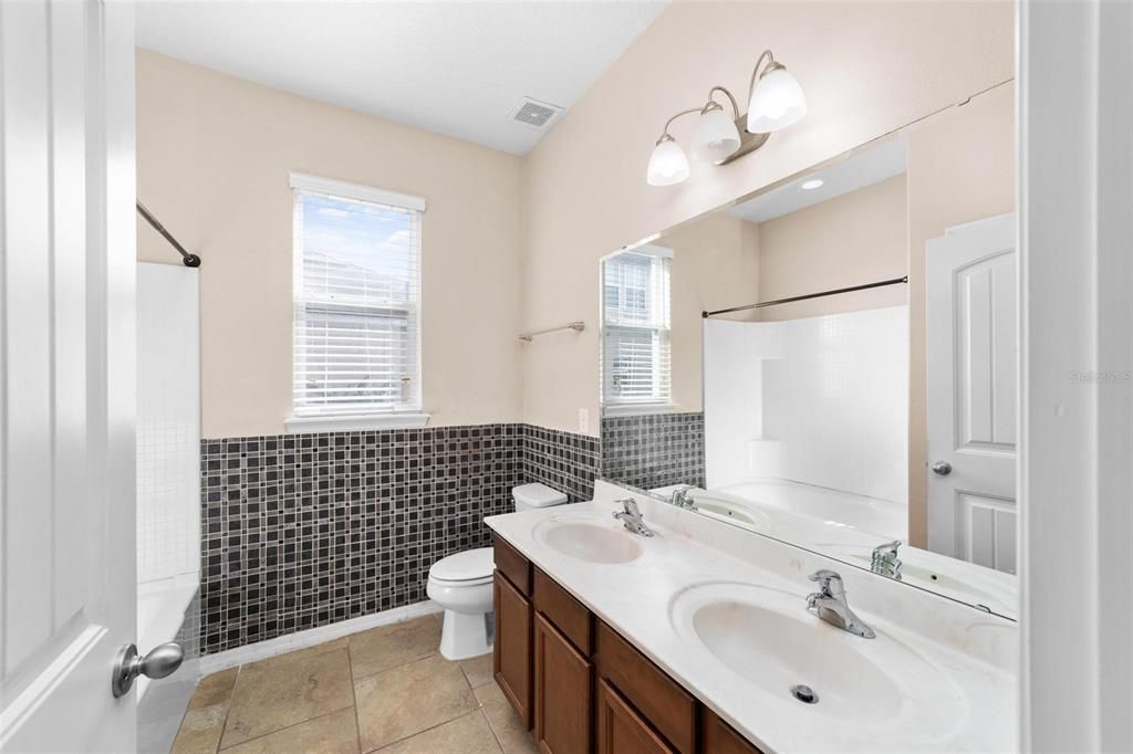 В аренду: $2,650 (4 спален, 3 ванн, 2097 Квадратных фут)