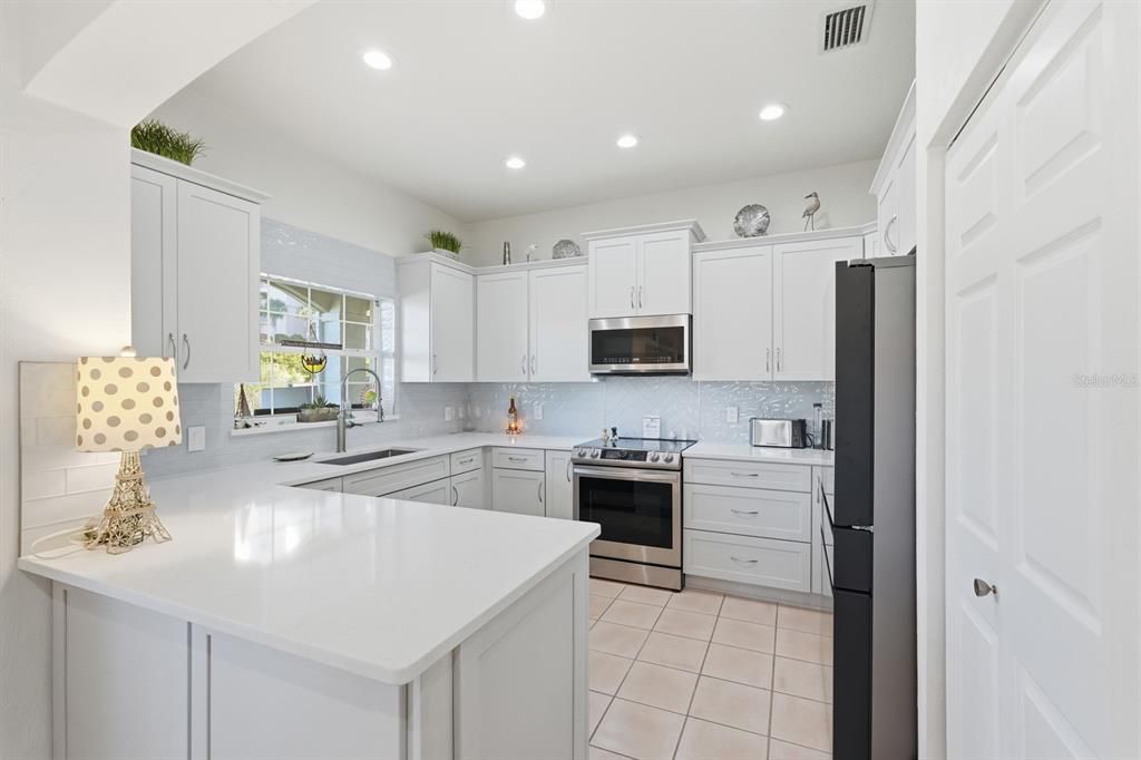 For Sale: $525,000 (2 beds, 2 baths, 1837 Square Feet)