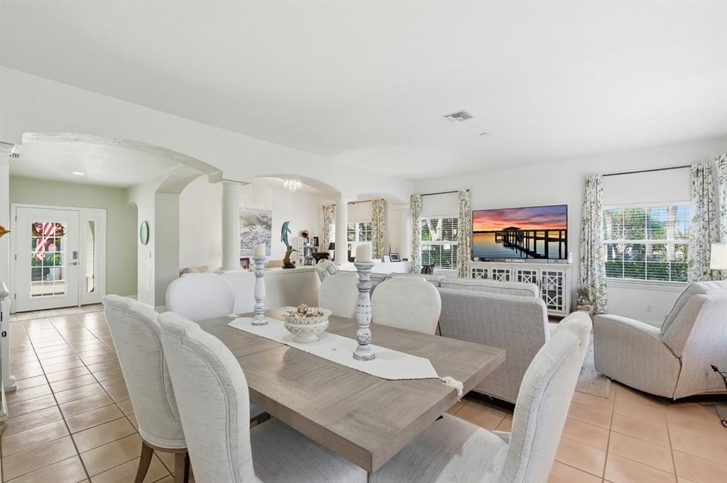 For Sale: $525,000 (2 beds, 2 baths, 1837 Square Feet)