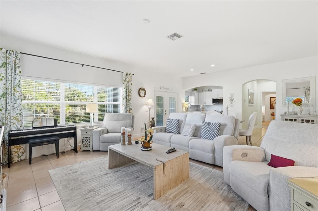 For Sale: $525,000 (2 beds, 2 baths, 1837 Square Feet)