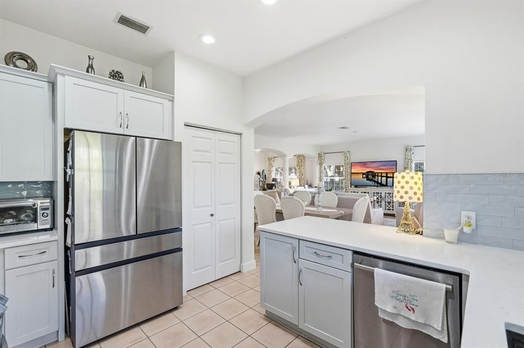 For Sale: $525,000 (2 beds, 2 baths, 1837 Square Feet)
