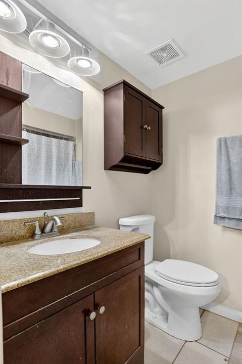 Active With Contract: $230,000 (2 beds, 2 baths, 1234 Square Feet)