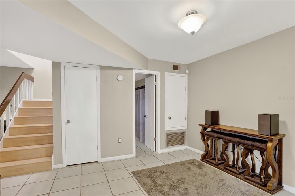 Active With Contract: $230,000 (2 beds, 2 baths, 1234 Square Feet)